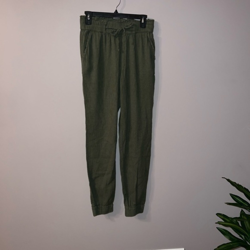 Olive green high waisted ultra high-rise Hollister pants size small